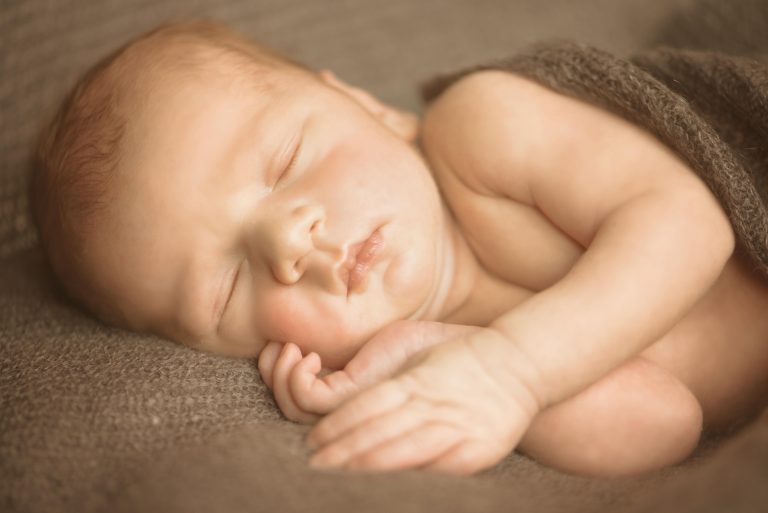 Infant gut microbes have their own circadian rhythm, and diet has little impact on how the microbiome assembles